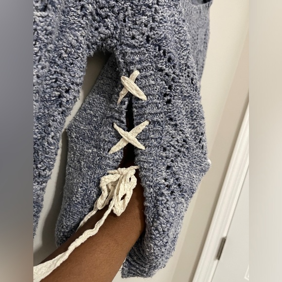 American Rag Womens Sweater Size Medium Blue Gray Knit Lace Up Sides Top - Picture 4 of 10